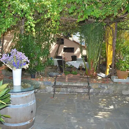 Dal Moccia Bed and Breakfast 4*